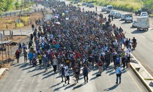 Ističe član 42: Desetine hiljada migranata na granicu SAD-a sa Meksikom