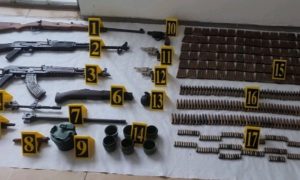 Policija pretresla vozilo i kuću: Pronašli i oduzeli veću količinu oružja