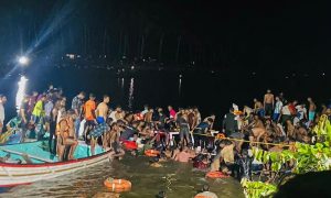 Prevrnuo se turistički brod: Stradalo najmanje 20 osoba, među njima i djeca