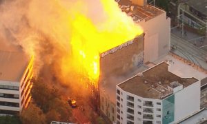 Na stotine ljudi evakuisano: Ogroman požar izbio u centru Sidneja FOTO/VIDEO