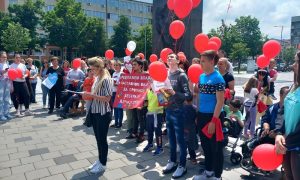 Protest roditelja zbog oduzetih prava u Srpskoj: Traže ponovo status njegovatelja i staratelja