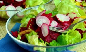 Sibirska salata: Kombinacija mesa, povrća i sira čini je zdravom i hranljivom