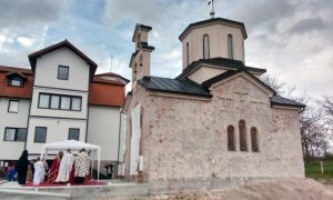 Osveštani temelji i položen kamen temeljac priprate Manastira Svete Trojice u Ozerkovićima