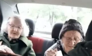 Plemeniti taksista bakama nije naplatio vožnju: “Sve nas jednoga dana čeka starost” VIDEO
