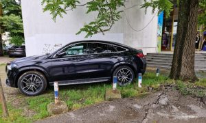 Penzioneri primijetili svaki detalj: Evo kakvim je autom u Banjaluku došao Saša Popović FOTO/VIDEO