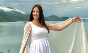 Pozirala u dugoj bijeloj haljini: Danica Crnogorčević pokazala kako izgleda u trudnoći FOTO