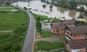 Poplava donijela muke mještanima Kozarske Dubice: Oka nismo sklopili, niko nas nije obišao VIDEO