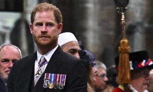 Krunisanje otkrilo raskol: Kraljevska porodica ne želi da ima išta sa princom Harijem