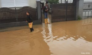 Kiše stvorile probleme u Bijeljini: Rijeka Brezovica poplavila dio Јanje