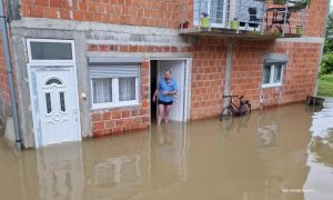 Sve teža situacija u Kostajnici: Evakuisana dva lica, đaci sutra ne idu u školu FOTO