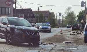 Žestok sudar sa autom: Motociklista i biciklista teže povrijeđeni
