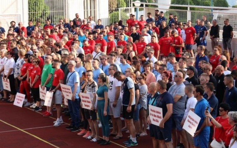 Prijavljeno rekordnih 700 učesnika: U Neumu otvoreni 16. Sportski susreti kliničkih centara i bolnica