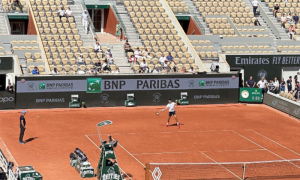 Dočekan ovacijama sa tribina: Novak Đoković odradio prvi trening u Parizu