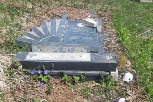 Vandalizam u Kladnju: Na pravoslavnom groblju srušeno osam spomenika