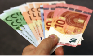 Porasla u odnosu na avgust: Prosječna plata u Crnoj Gori u septembru 800 evra