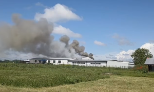 Vatra planula u silosu fabrike: Tri osobe nakon požara prebačene u bolnicu VIDEO