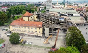 Napokon! Nakon 43 godine čekanja počelo rušenje hotela “Palas” FOTO