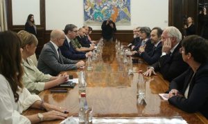 Vučić na sastanku sa ambasadorima Kvinte: Međunarodna zajednica da zaštiti Srbe na Kosmetu