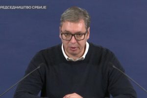 Vanredno obraćanje Vučića: Nećemo dozvoliti ubijanje našeg naroda, noć ću provesti sa vojskom