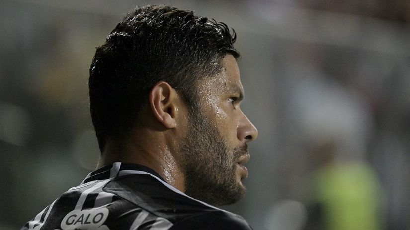 Dajte loptu Hulku: Zabio gol iz slobodnog udarca s gotovo pola terena VIDEO