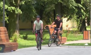 Prelazak preko Alpa najveći izazov: Biciklom stigli iz Njemačke u Banjaluku VIDEO