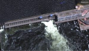 Dodatni problemi pored sukoba: Uništena brana na Dnjepru u Hersonskoj oblasti VIDEO