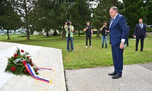 Sjećanje na stradale Srbe: Predsjednik Srpske na Vojnom groblju u Mauthauzenu