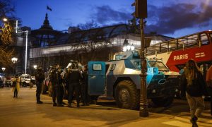 Strah od veće eskalacije: Vlada Francuske naredila raspoređivanje oklopnih vozila