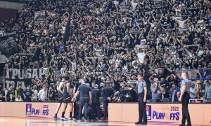 Ružne scene pred meč: Navijači Partizana postavili sliku Čovića uz svijeće FOTO