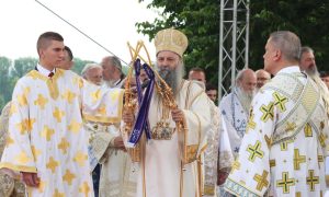 Patrijarh Porfirije osveštao Spomen-kapelu u Mauthauzenu: Mjesto raspeća Srba