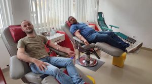 Tečnost koja život znači: Jubilarna priznanja dobrovoljnim davaocima krvi