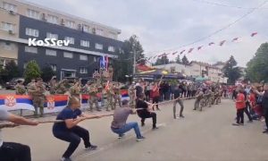 Vuča konopca u Leposaviću: Srbi odmjerili snage sa vojnicima KFOR-a VIDEO