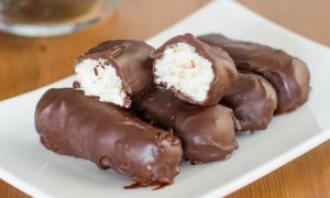 Napravite domaći baunti: Čokoladica sa kokosom bolja od kupovne