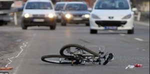 Uhapšen bahati vozač: Velikom brzinom udario i usmrtio biciklistu
