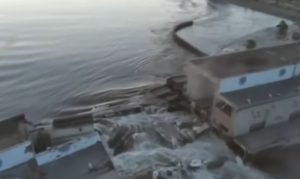 Užas nakon eksplozije brane: Najmanje 150 metričkih tona nafte iscurilo u Dnjepar VIDEO