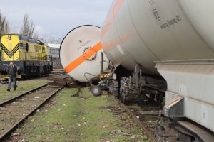 Zaustavljen saobraćaj na Barskoj pruzi: Cisterne sa plinom iskočile iz šina, mašinovođa osjetio curenje gasa