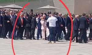 Rama šokirao sve: Prišao italijanskoj premijerki s leđa i poljubio je VIDEO