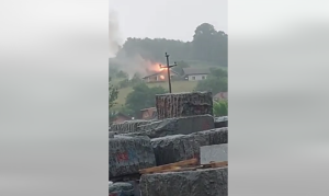 Grom zapalio kuću! Strašno nevrijeme pogodilo ovaj dio Srpske VIDEO