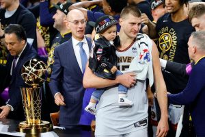 Jokić ne mari previše: Izgubio MVP trofej za finale NBA lige VIDEO
