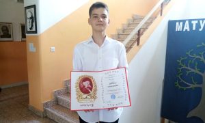 Jovane, svaka čast! Banjalučanin dobio priznanje za učenika generacije i diplomu “Vuka Karadžića”