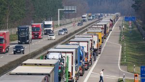 Rusija produžila zabranu prevoza robe kamionima iz neprijateljskih zemalja