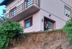 Odroni na kućnom pragu, voda odnijela ulice: Mještani banjalučkog naselja Obilićevo sumiraju štetu FOTO, VIDEO