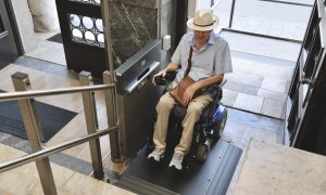 Olakšica za osobe sa invaliditetom: Banski dvor dobio novi lift FOTO