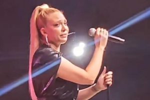 Milica Todorović zaplakala nasred bine: Pjevačica jecala, pa se oglasila njena majka VIDEO