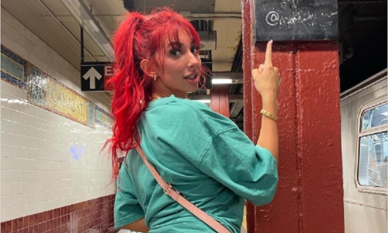 Ništa uživo: Ova djevojka ima 7.000 virtuelnih momaka i dobro joj je FOTO