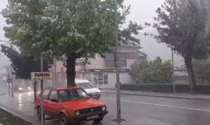 Nevrijeme u Rogatici: Padala jaka kiša uz grmljavinu VIDEO