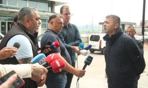 Novitović upao na sindikalni pres: “Sijevale” optužbe zbog deminerske naknade FOTO