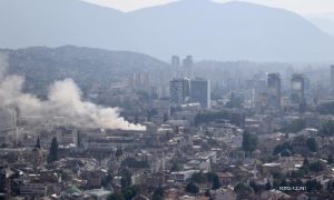 Vatrogasci na terenu: Gori krov centralnog zatvora u Sarajevu VIDEO