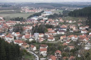Nikako razvojni projekti: Siromašne opštine u Srpskoj od Vladinih para “krpe” samo socijalu