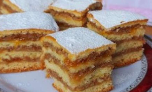Starinski kolač koji nas vraća u djetinjstvo: Super recept za žerbo kocke VIDEO